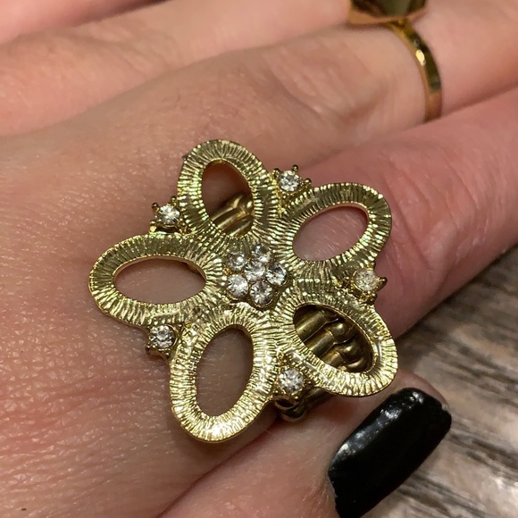 Golden Crystal Flower Ring - Picture 2 of 4
